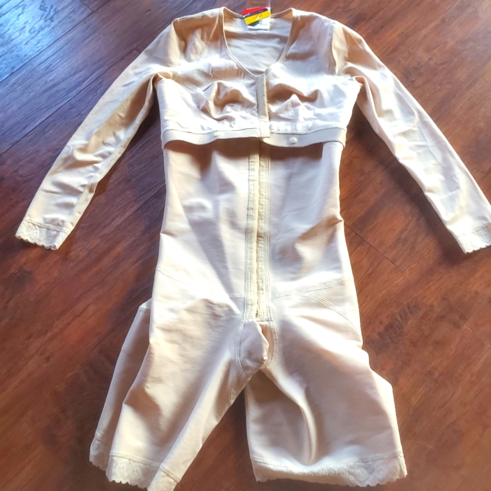 Contour fajas  size L brand new with tags